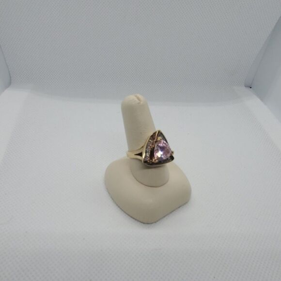 Vintage Sterling Silver Gold Plated Pink Triangle Ring (7) - Picture 3 of 6